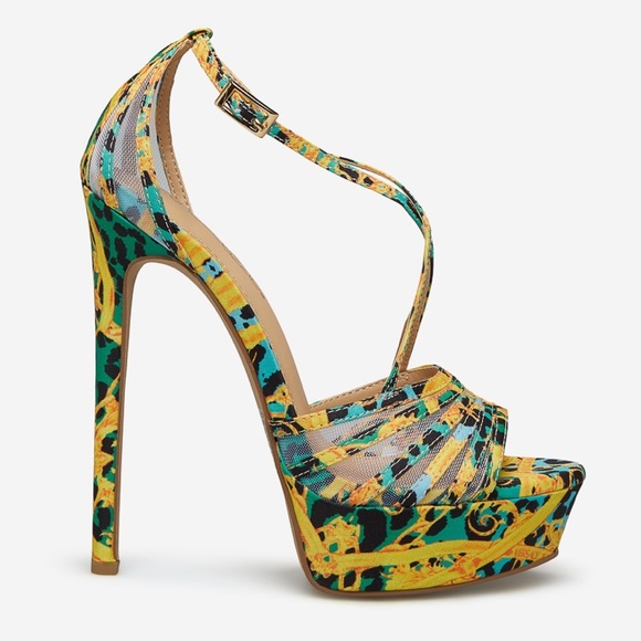 Abstract print heeled scandal size 8 1/2 - Picture 5 of 8